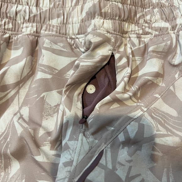 Lululemon Choose a Side Shorts - Reversible 3” - Picture 8 of 8